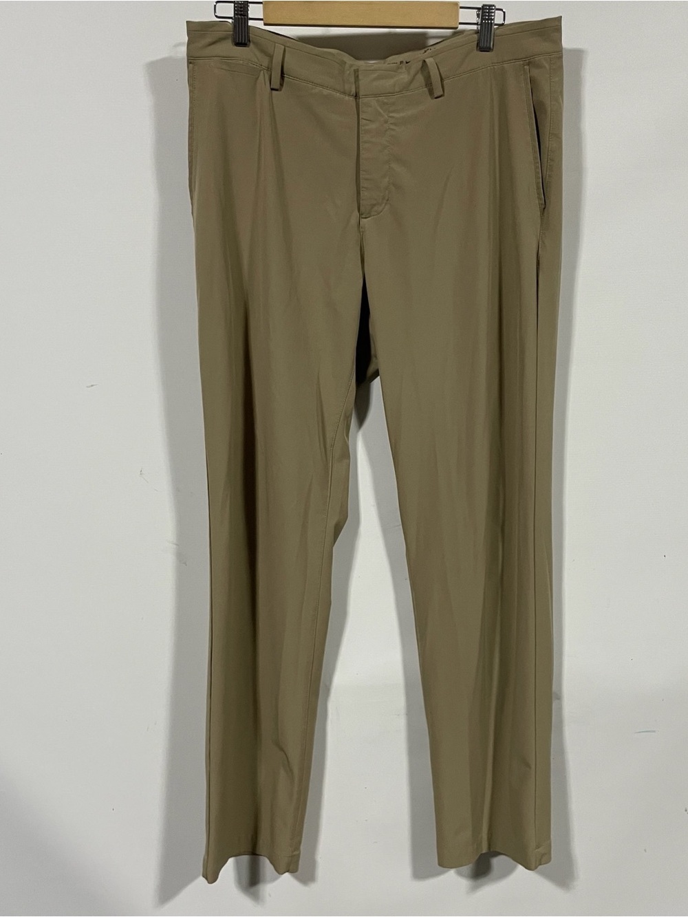 Nike Men's Khaki Straight-Leg Chinos